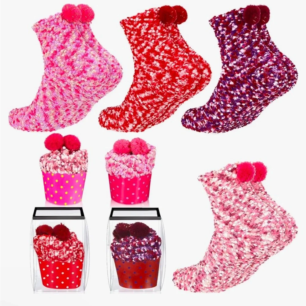 1 Valentines Cozy cupcake Pom-Pom Socks NIB - Picture 1 of 8